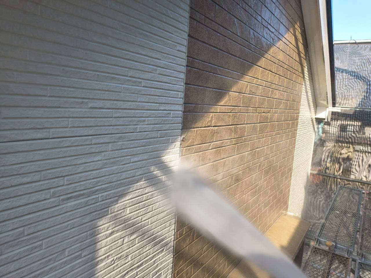 上尾市で色褪せたサイディング外壁を「シリコンREVO1000」で美しく再生しました！